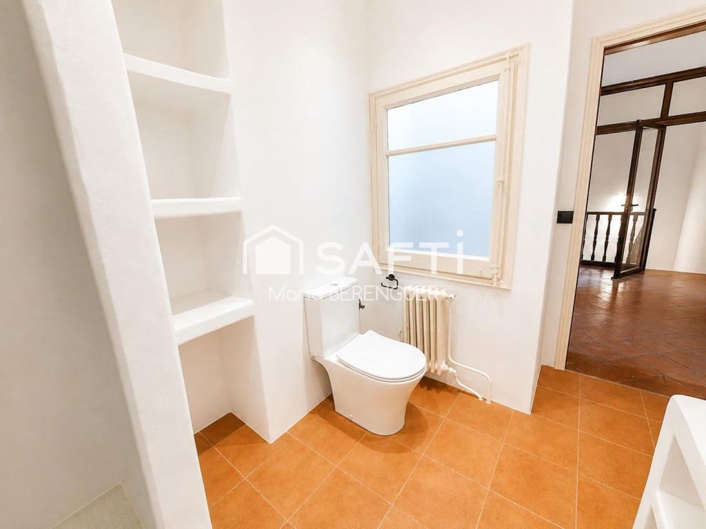 5 bedroom Villa for sale in Begues - € 755,000 (Ref: 10013059)