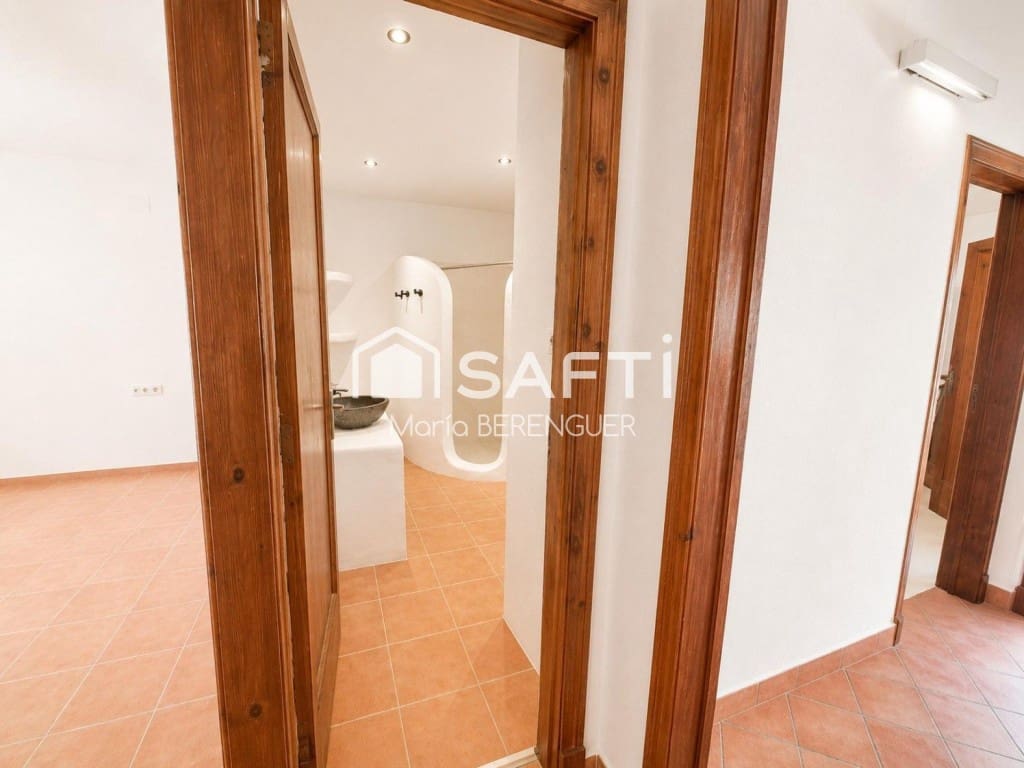 5 bedroom Villa for sale in Begues - € 755,000 (Ref: 10013059)
