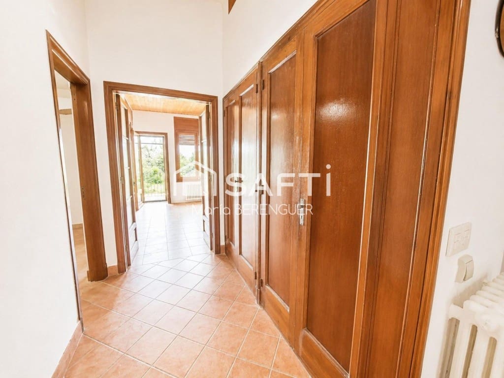5 bedroom Villa for sale in Begues - € 755,000 (Ref: 10013059)