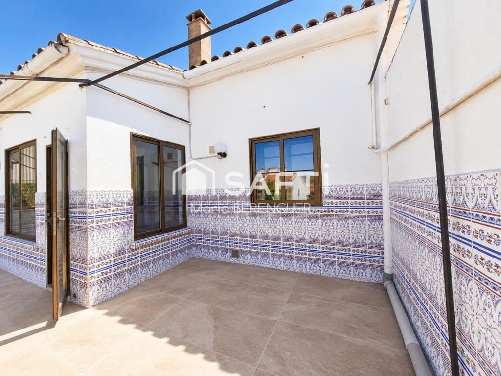 5 bedroom Villa for sale in Begues - € 755,000 (Ref: 10013059)