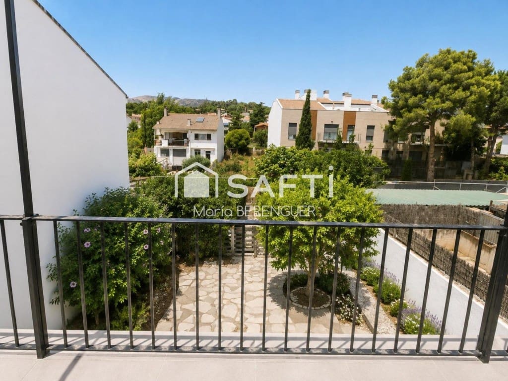 5 bedroom Villa for sale in Begues - € 755,000 (Ref: 10013059)