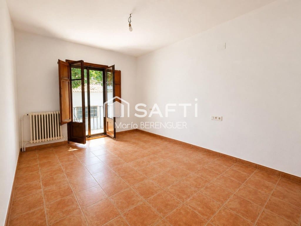 5 bedroom Villa for sale in Begues - € 755,000 (Ref: 10013059)