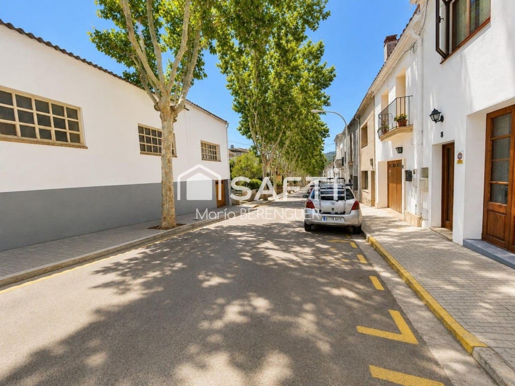 5 bedroom Villa for sale in Begues - € 755,000 (Ref: 10013059)
