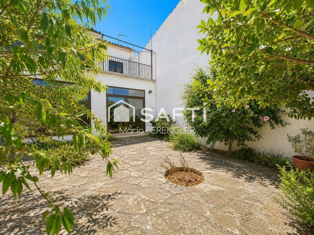 5 bedroom Villa for sale in Begues - € 755,000 (Ref: 10013059)