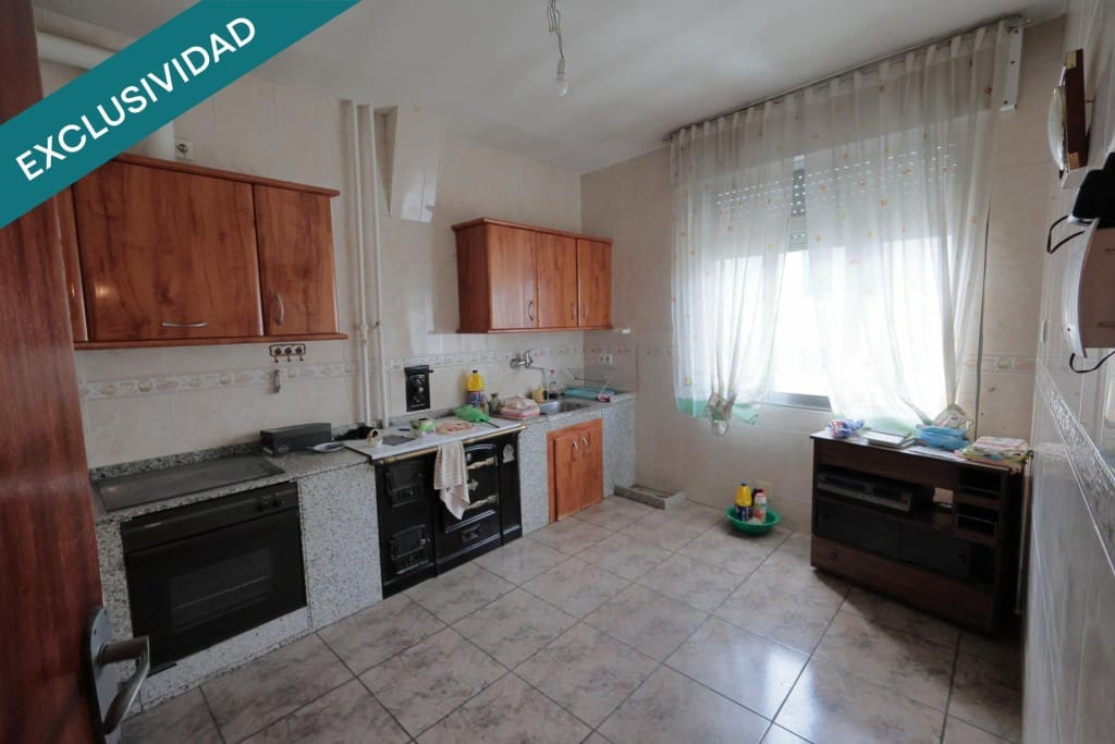 2 bedroom Villa for sale in Toral de los Vados with garage - € 110,000 (Ref: 10013060)