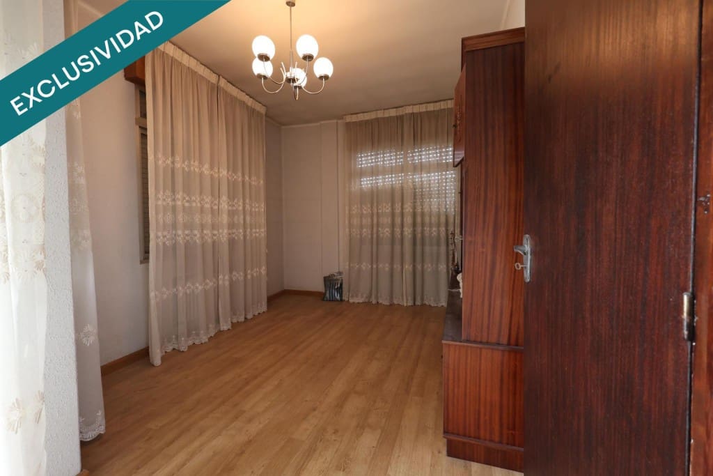 2 bedroom Villa for sale in Toral de los Vados with garage - € 110,000 (Ref: 10013060)