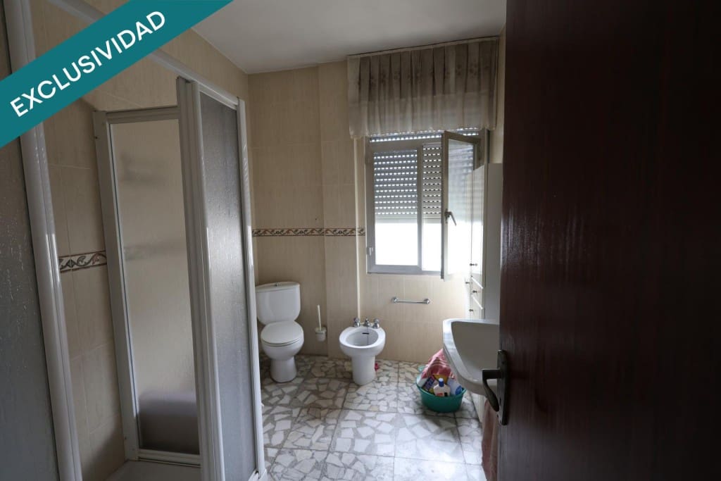 2 bedroom Villa for sale in Toral de los Vados with garage - € 110,000 (Ref: 10013060)
