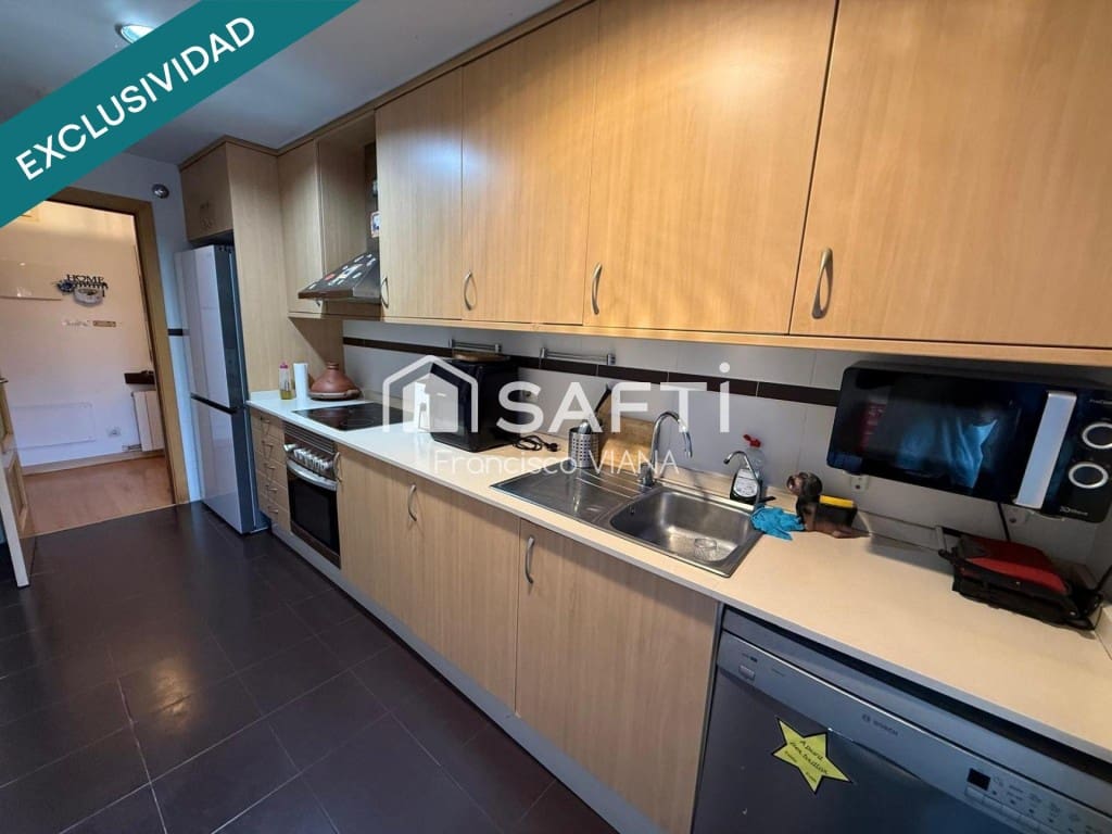 3 bedroom Apartment for sale in Lloret de Mar with pool - € 290,000 (Ref: 10017265)
