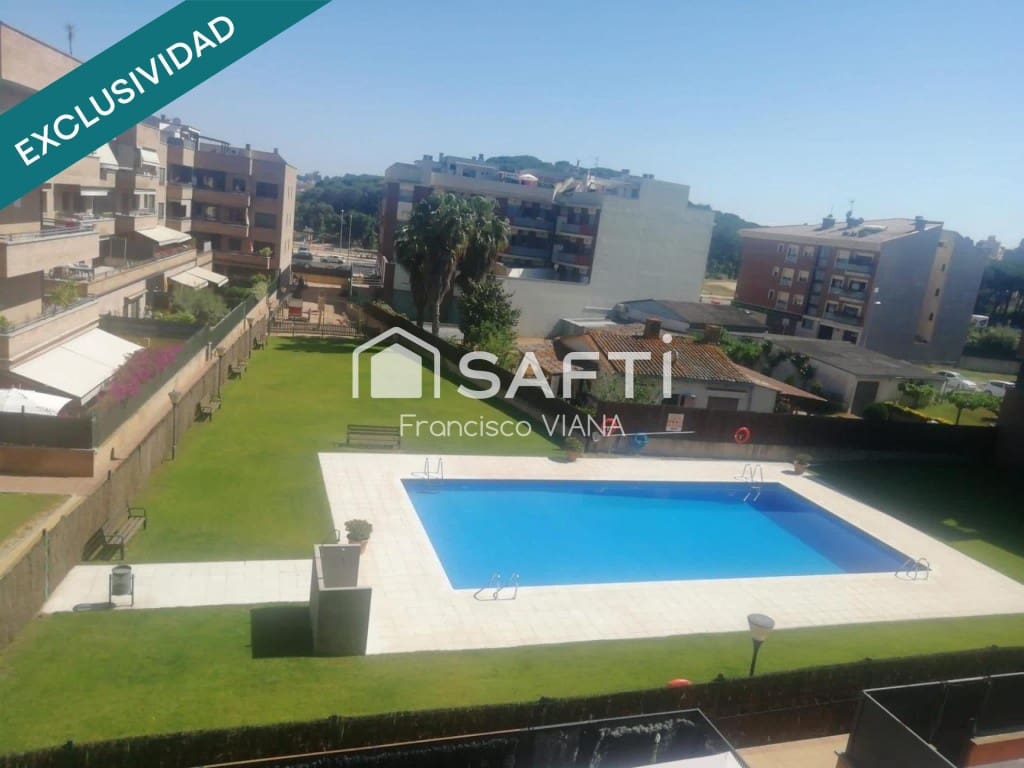 3 bedroom Apartment for sale in Lloret de Mar with pool - € 290,000 (Ref: 10017265)