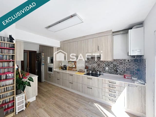 Apartamento de 4 habitaciones en Santiago de Compostela en venta - 520.000 € (Ref: 10017268)