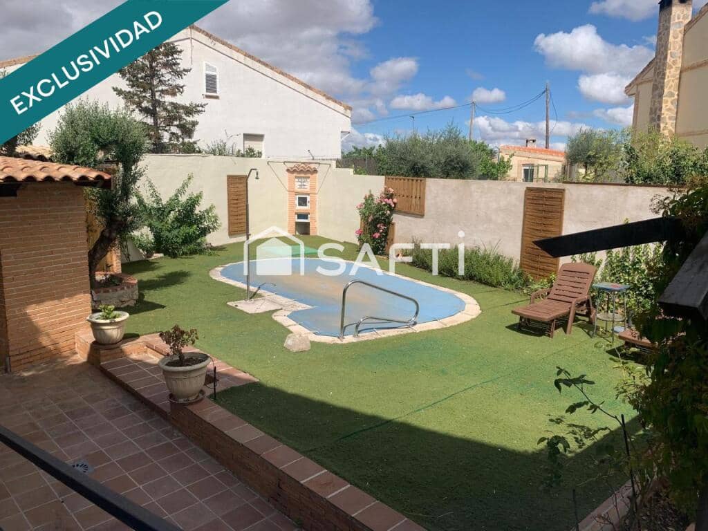 9 bedroom Villa for sale in Cobisa with pool - € 410,000 (Ref: 10017269)