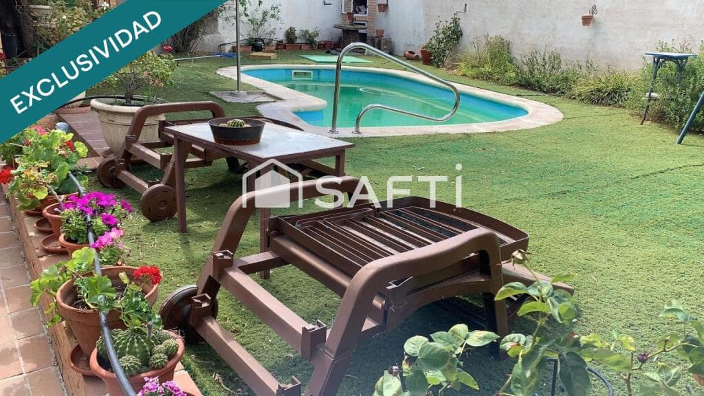 9 bedroom Villa for sale in Cobisa with pool - € 410,000 (Ref: 10017269)
