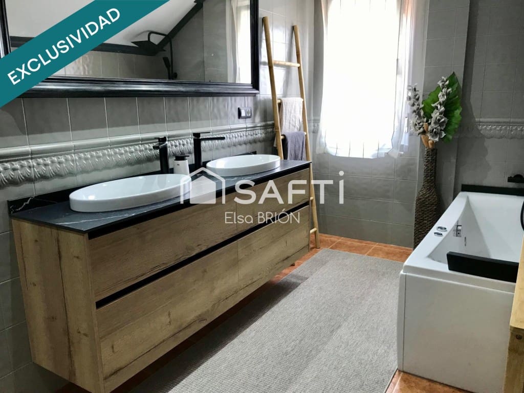 4 chambre Villa/Maison à vendre à Ribeira avec piscine - 479 000 € (Ref: 10020402)