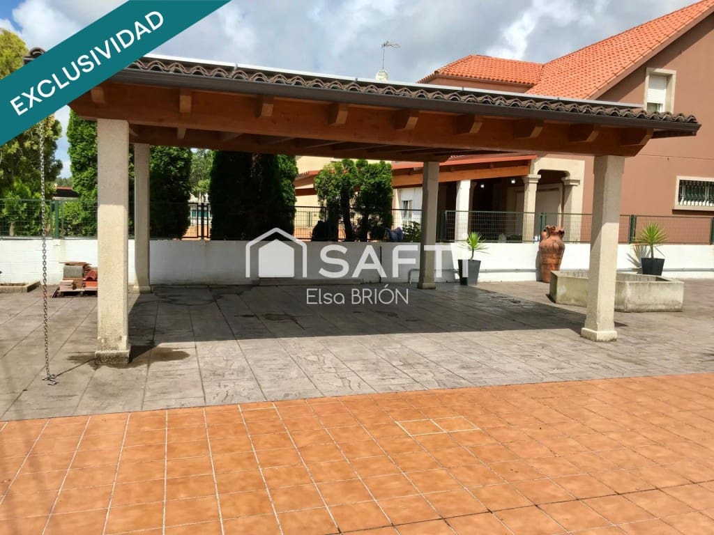 4 chambre Villa/Maison à vendre à Ribeira avec piscine - 479 000 € (Ref: 10020402)