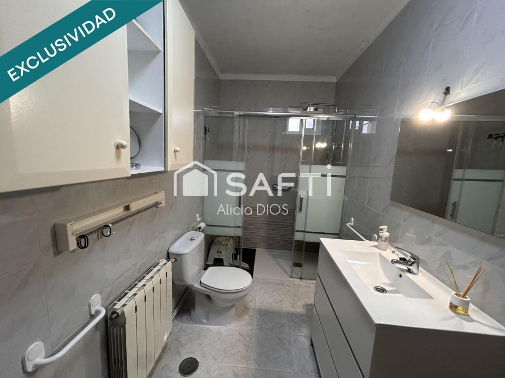 4 bedroom Villa for sale in Poio with garage - € 375,000 (Ref: 10020411)