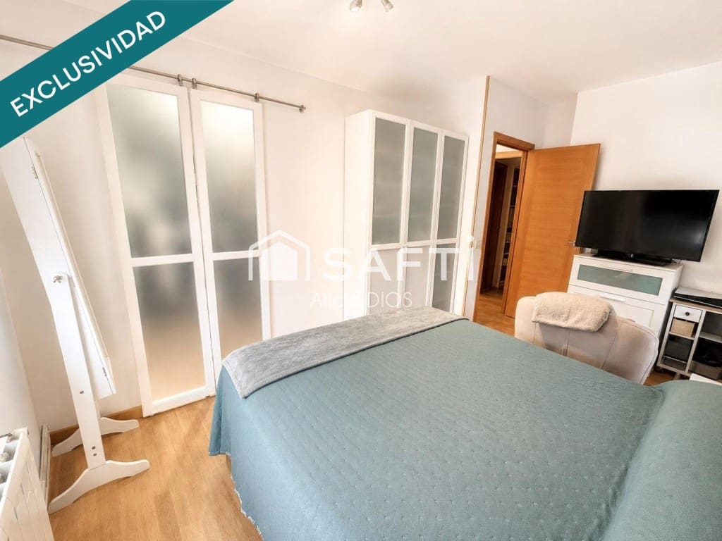 4 bedroom Villa for sale in Poio with garage - € 375,000 (Ref: 10020411)