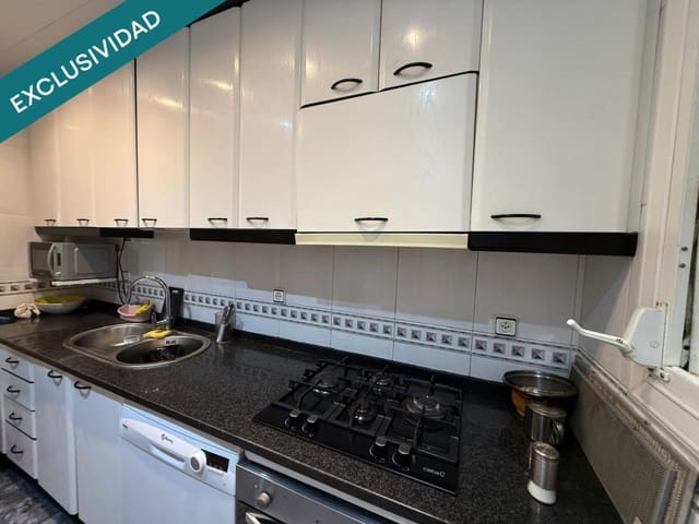 4 sovrum Lägenhet till salu i Pineda de Mar - 210 000 € (Ref: 10022187)