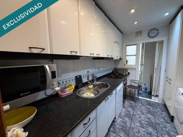 4 sovrum Lägenhet till salu i Pineda de Mar - 210 000 € (Ref: 10022187)