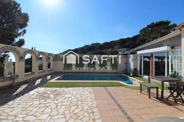 5 makuuhuone Huvila myytävänä paikassa Serra Brava, Lloret de Mar mukana uima-altaan 
autotalli - 449 000 € (Ref: 10022190)