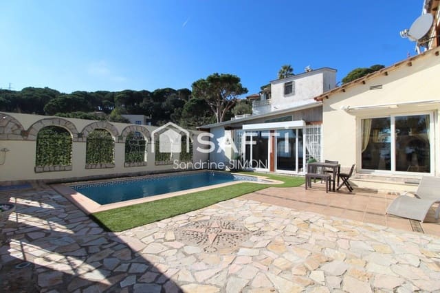 5 makuuhuone Huvila myytävänä paikassa Serra Brava, Lloret de Mar mukana uima-altaan 
autotalli - 449 000 € (Ref: 10022190)