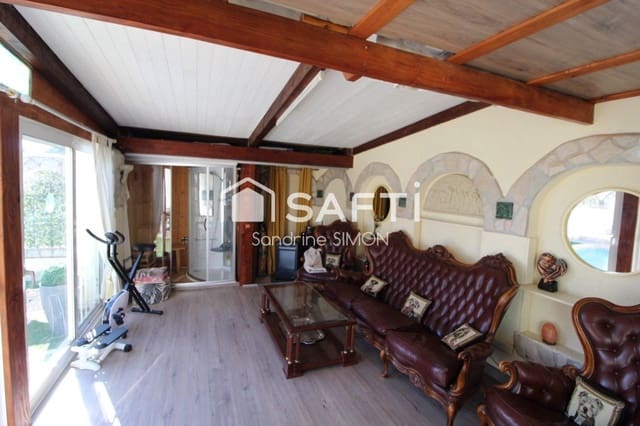 5 makuuhuone Huvila myytävänä paikassa Serra Brava, Lloret de Mar mukana uima-altaan 
autotalli - 449 000 € (Ref: 10022190)