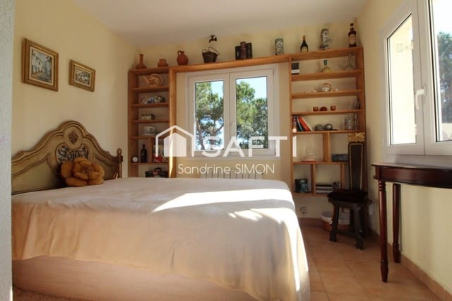 5 makuuhuone Huvila myytävänä paikassa Serra Brava, Lloret de Mar mukana uima-altaan 
autotalli - 449 000 € (Ref: 10022190)