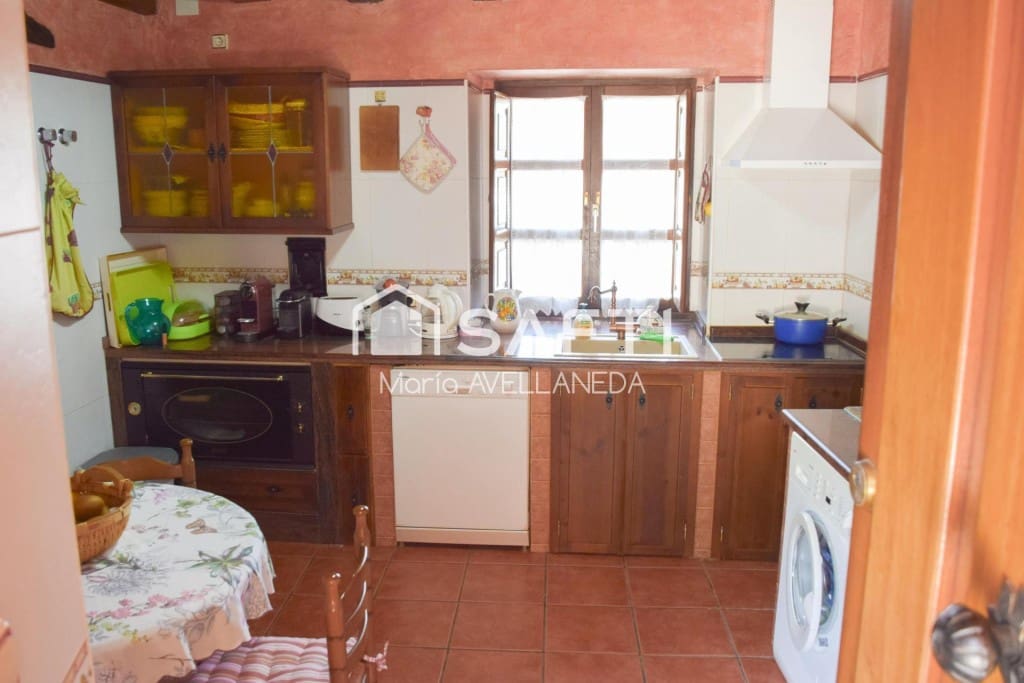 6 Zimmer Finca/Landgut zu verkaufen in Riello - 294.000 € (Ref: 10022191)