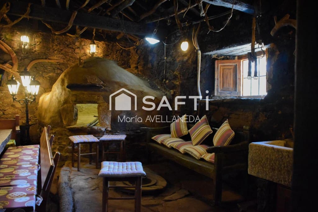 6 Zimmer Finca/Landgut zu verkaufen in Riello - 294.000 € (Ref: 10022191)