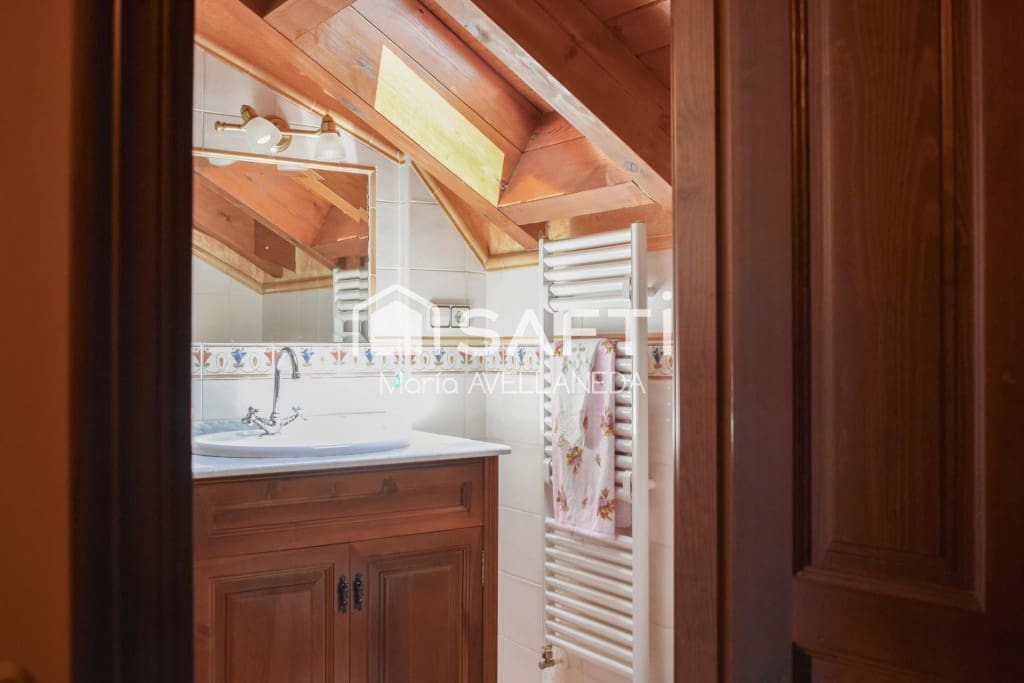 6 Zimmer Finca/Landgut zu verkaufen in Riello - 294.000 € (Ref: 10022191)