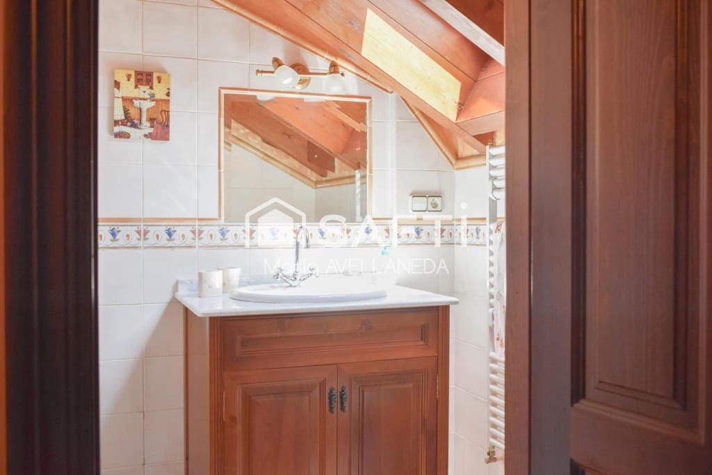6 Zimmer Finca/Landgut zu verkaufen in Riello - 294.000 € (Ref: 10022191)