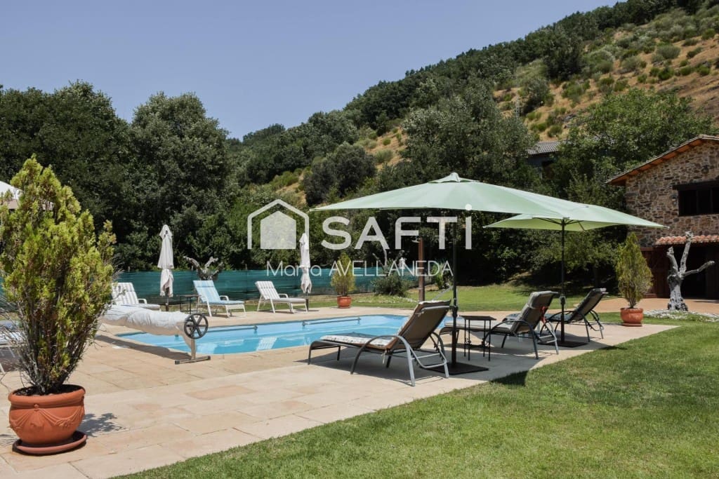 6 bedroom Finca/Country House for sale in Riello with pool garage - € 294,000 (Ref: 10022191)
