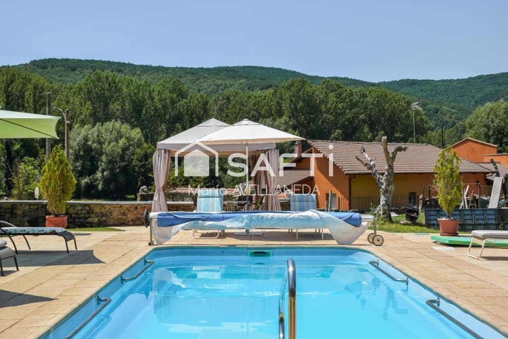 6 bedroom Finca/Country House for sale in Riello with pool garage - € 294,000 (Ref: 10022191)