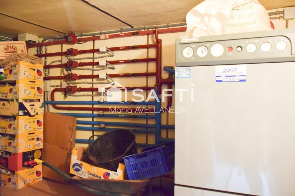6 bedroom Finca/Country House for sale in Riello with pool garage - € 294,000 (Ref: 10022191)