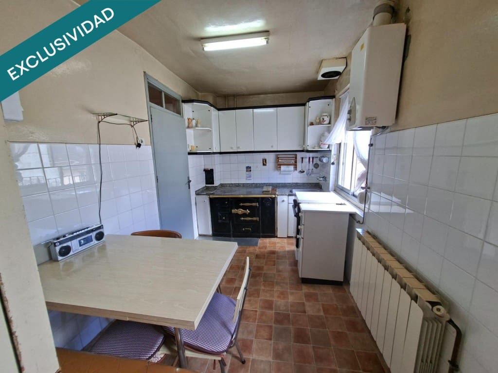 Adosado de 3 habitaciones en Carucedo en venta - 35.000 € (Ref: 10022193)