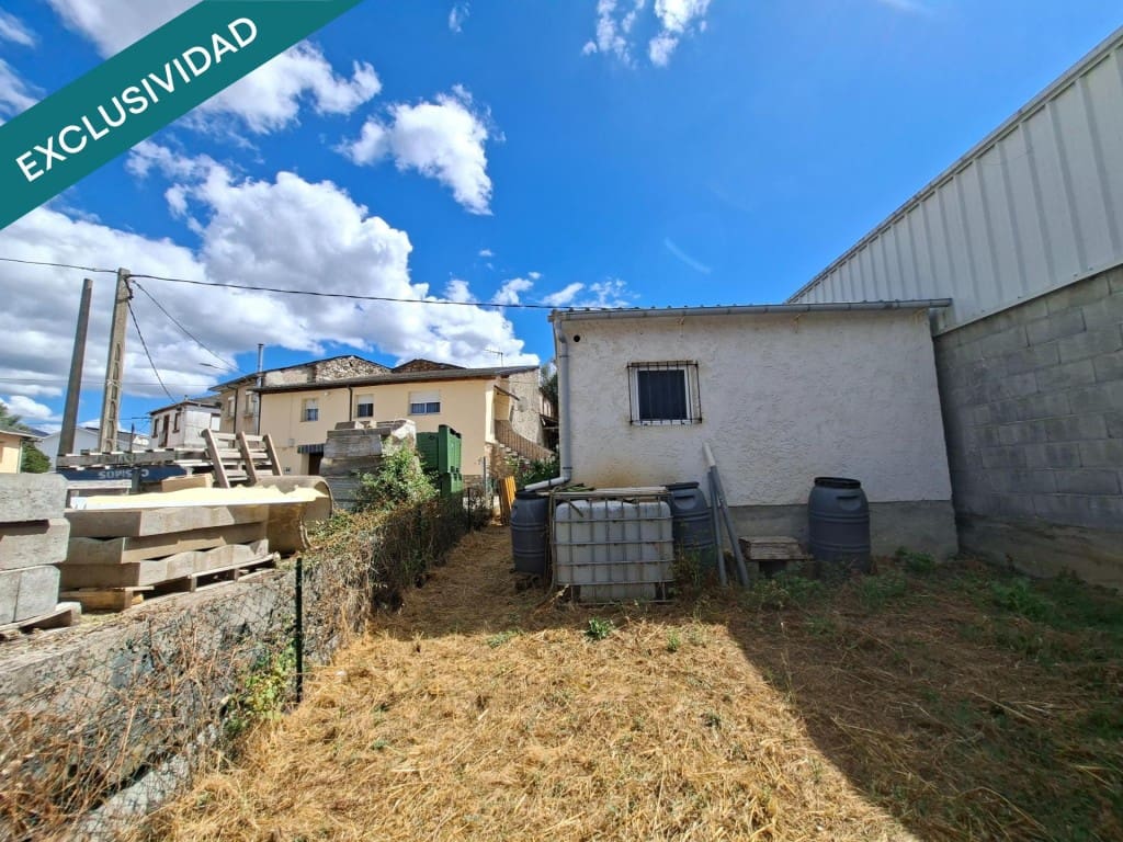 Adosado de 3 habitaciones en Carucedo en venta - 35.000 € (Ref: 10022193)