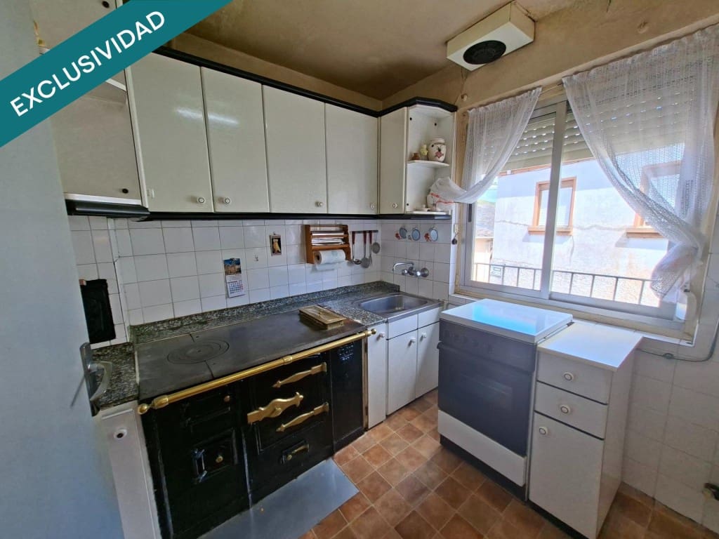 Adosado de 3 habitaciones en Carucedo en venta - 35.000 € (Ref: 10022193)