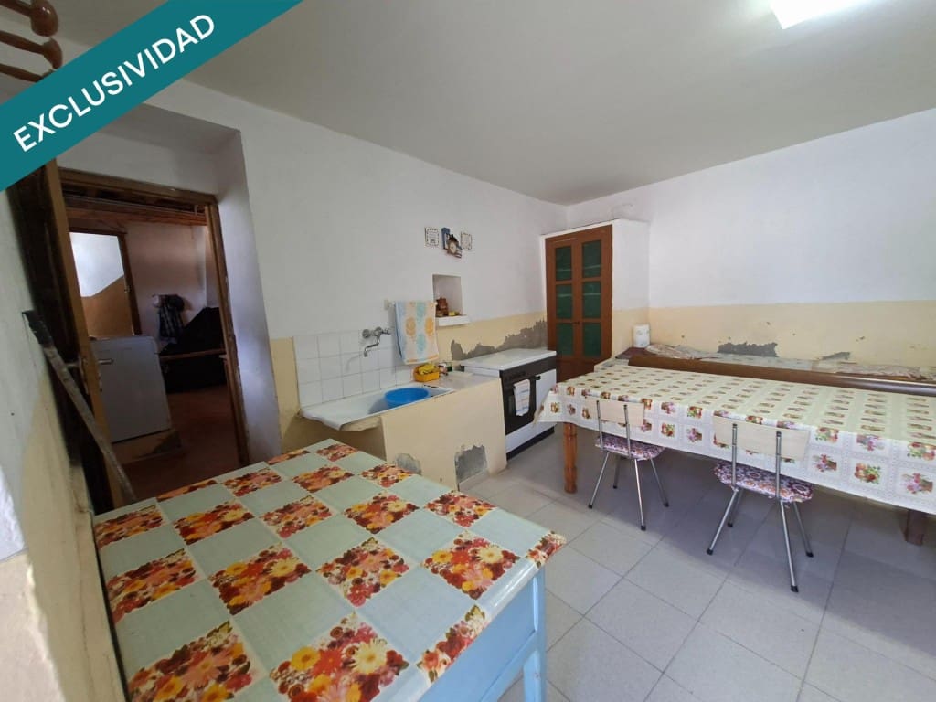 Adosado de 3 habitaciones en Carucedo en venta - 35.000 € (Ref: 10022193)