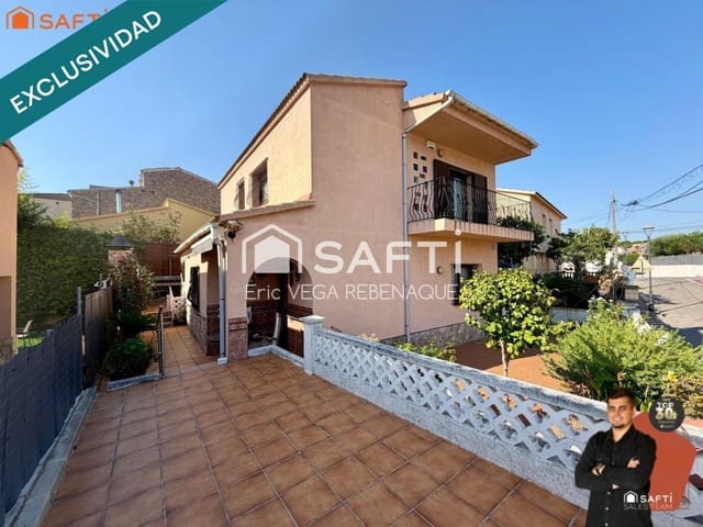 5 Zimmer Villa zu verkaufen in Pineda de Mar mit Garage - 380.000 € (Ref: 10023774)