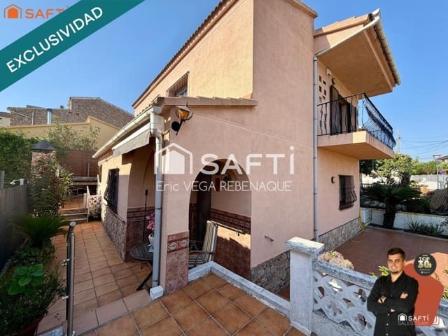 5 Zimmer Villa zu verkaufen in Pineda de Mar mit Garage - 380.000 € (Ref: 10023774)