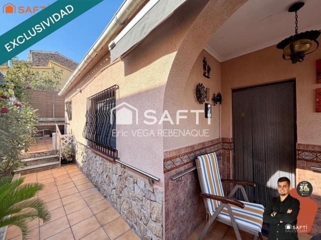 5 Zimmer Villa zu verkaufen in Pineda de Mar mit Garage - 380.000 € (Ref: 10023774)