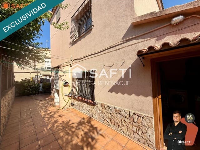5 Zimmer Villa zu verkaufen in Pineda de Mar mit Garage - 380.000 € (Ref: 10023774)