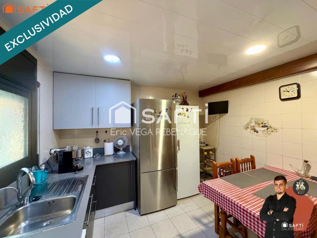 5 Zimmer Villa zu verkaufen in Pineda de Mar mit Garage - 380.000 € (Ref: 10023774)