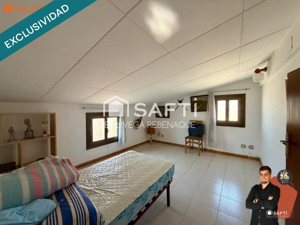 5 Zimmer Villa zu verkaufen in Pineda de Mar mit Garage - 380.000 € (Ref: 10023774)