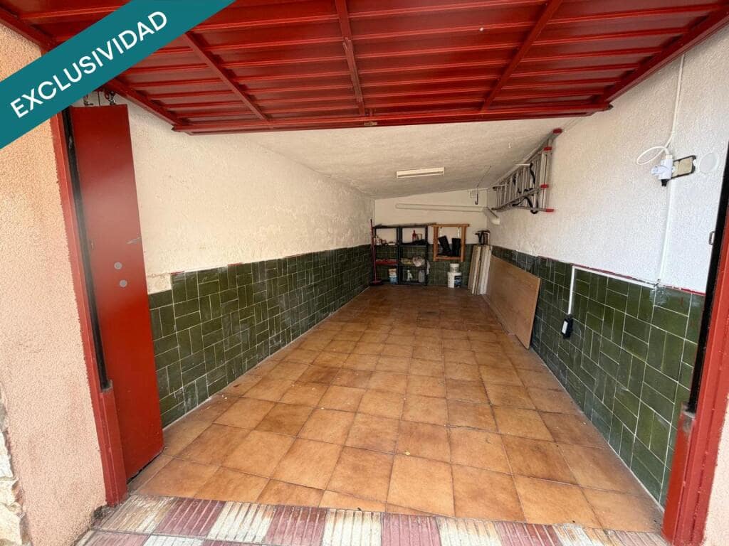 5 bedroom Villa for sale in Pineda de Mar with garage - € 380,000 (Ref: 10023774)