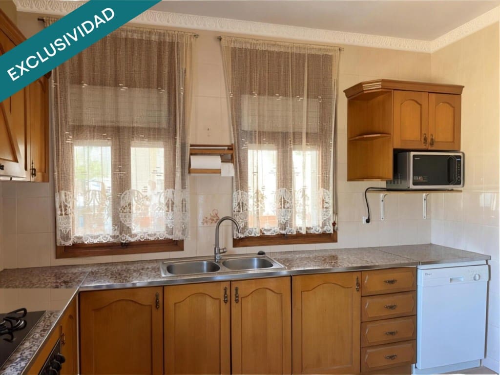 5 slaapkamer Villa te koop in Alguaire met garage - € 249.000 (Ref: 10023780)