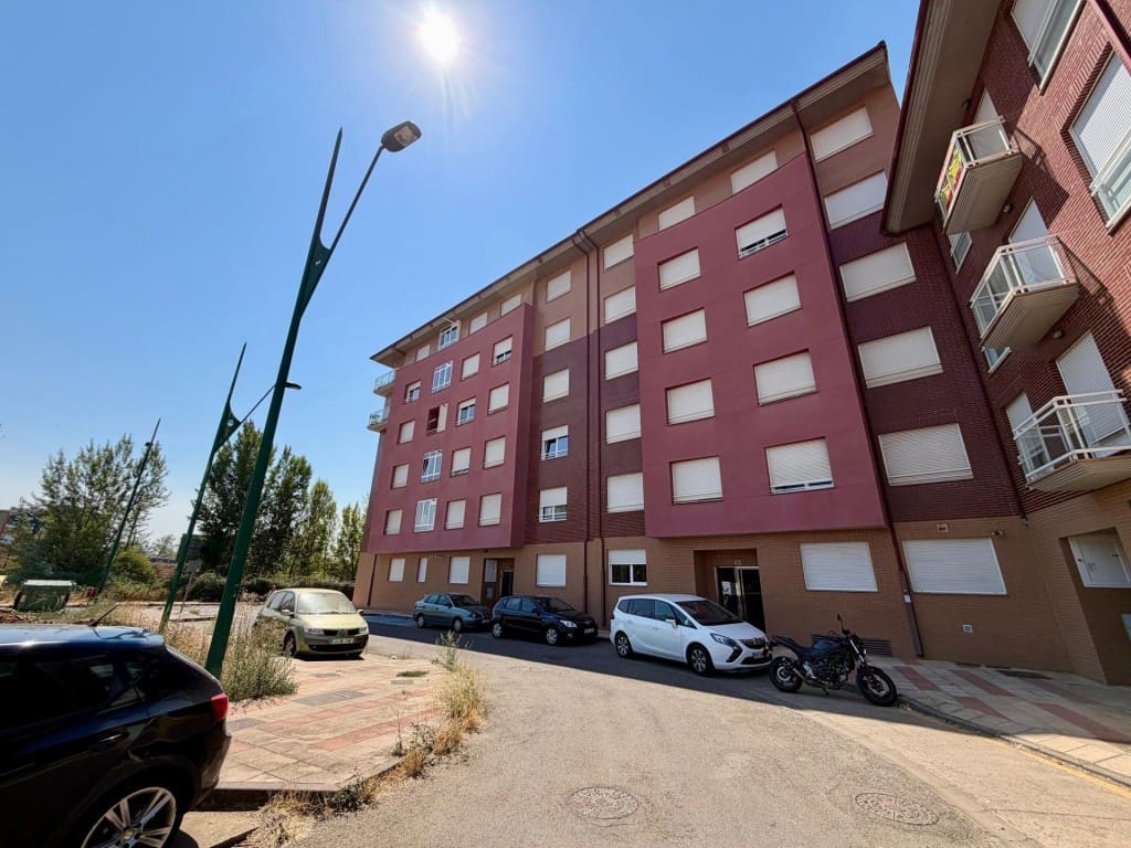 2 makuuhuone Huoneisto myytävänä paikassa San Andres del Rabanedo - 139 000 € (Ref: 10023781)
