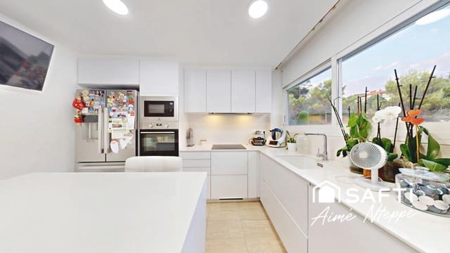 5 Zimmer Villa zu verkaufen in Girona Stadt mit Pool Garage - 750.000 € (Ref: 10025386)
