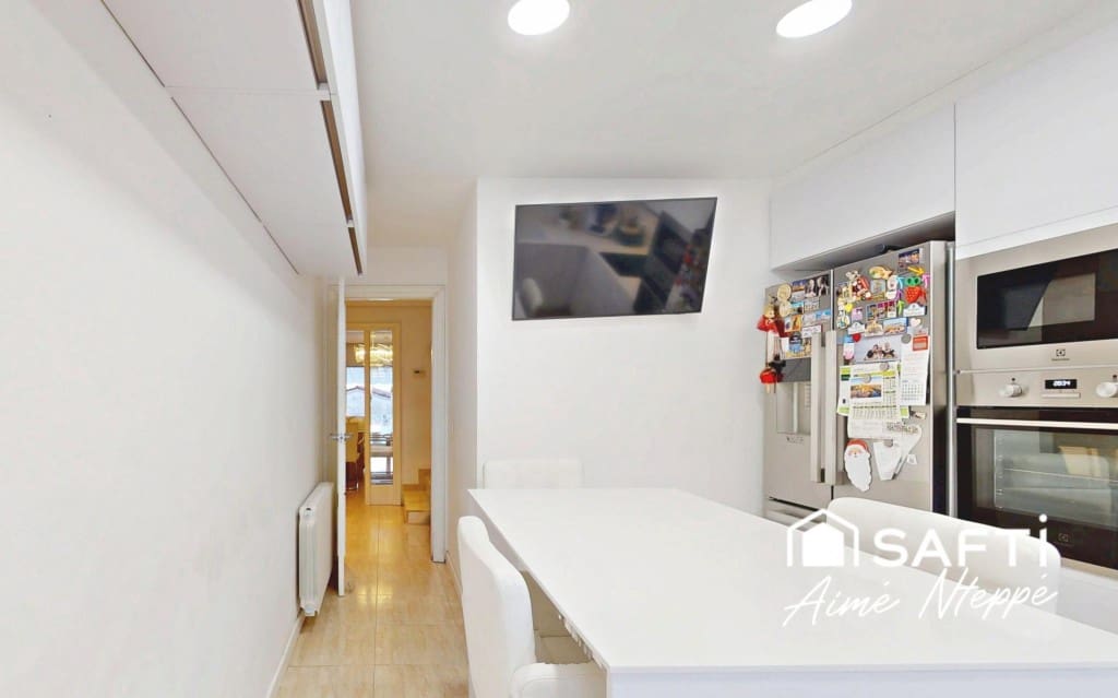 5 Zimmer Villa zu verkaufen in Girona Stadt mit Pool Garage - 750.000 € (Ref: 10025386)