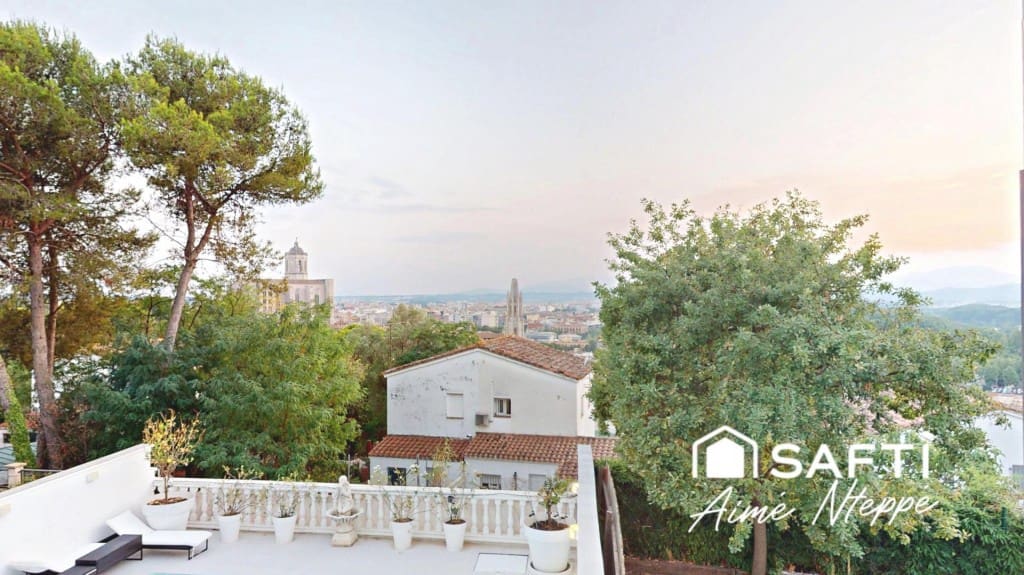 5 Zimmer Villa zu verkaufen in Girona Stadt mit Pool Garage - 750.000 € (Ref: 10025386)