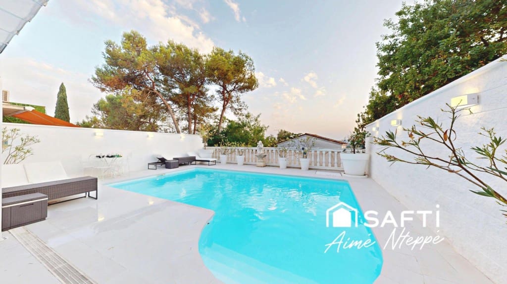 5 Zimmer Villa zu verkaufen in Girona Stadt mit Pool Garage - 750.000 € (Ref: 10025386)